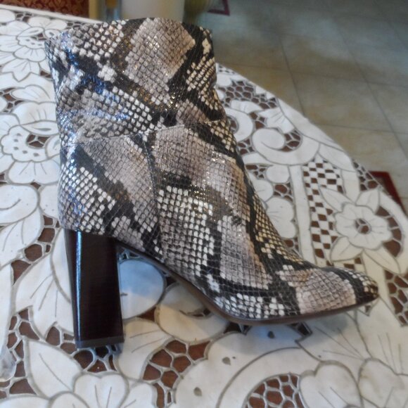 Tory Burch Python Print Ankle Heeled Boots Size 8.5M - Picture 5 of 16